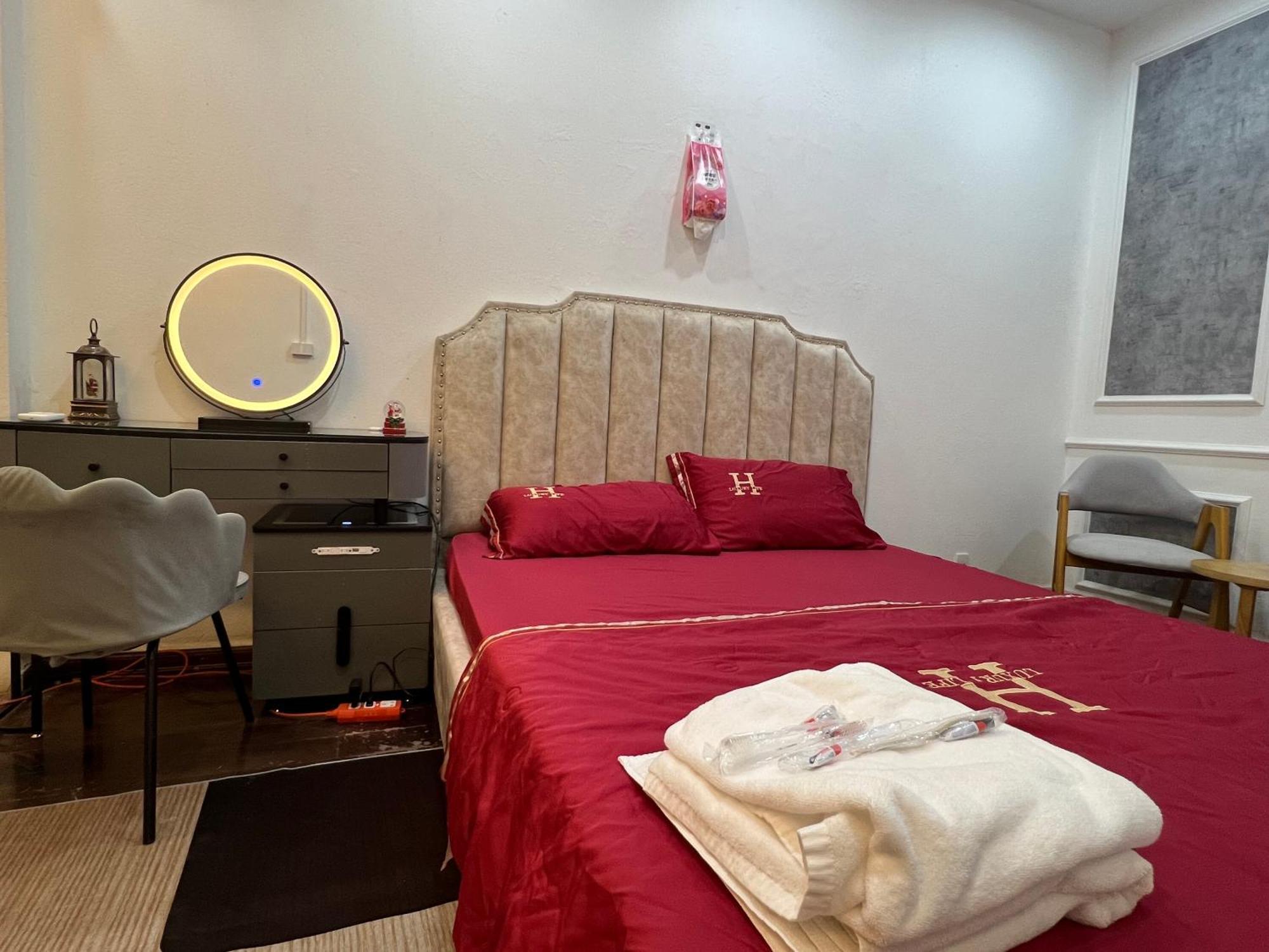 Venus Apartment Kham Thien Hanoï Extérieur photo